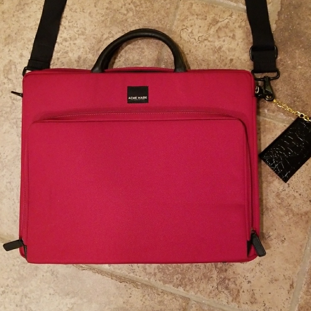 Elegant padded laptop bag